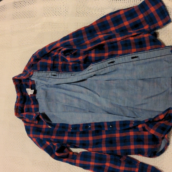 Boys Size 6/7 Red and Blue checked button down shirt. - Picture 3 of 3